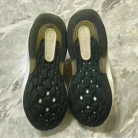 Nike Air Zoom Arcadia DM8492-002 Sz US 1Y EU 32 Black-White running Outdoor - Picture 11 of 11